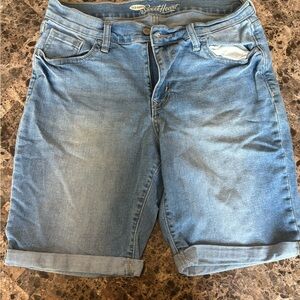 Old Navy sweetheart style jean shorts - women’s size 8